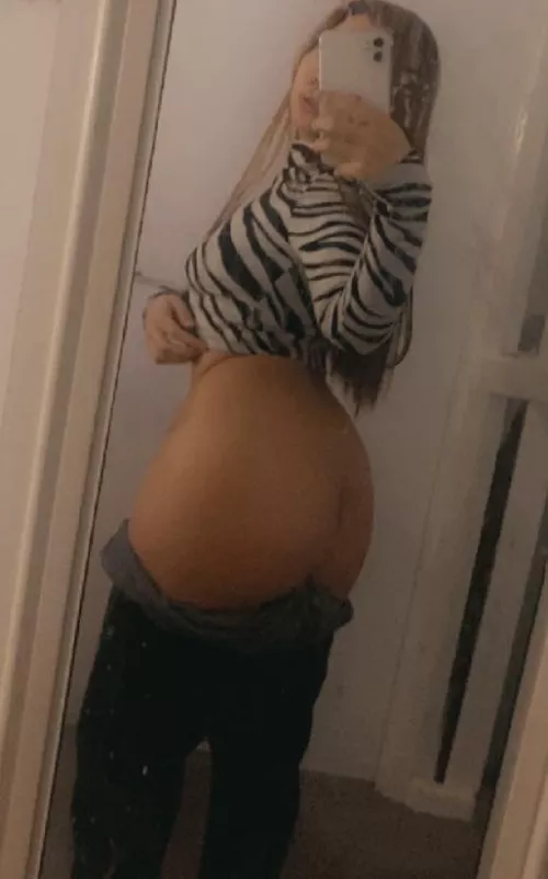 Spank my assss xoxo by ThaiPissSlut