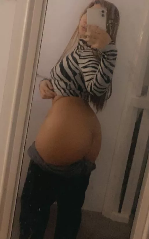 Spank my assss xoxo posted by ThaiPissSlut