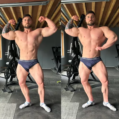 who wants to see me pose naked by Averagejoe_fit