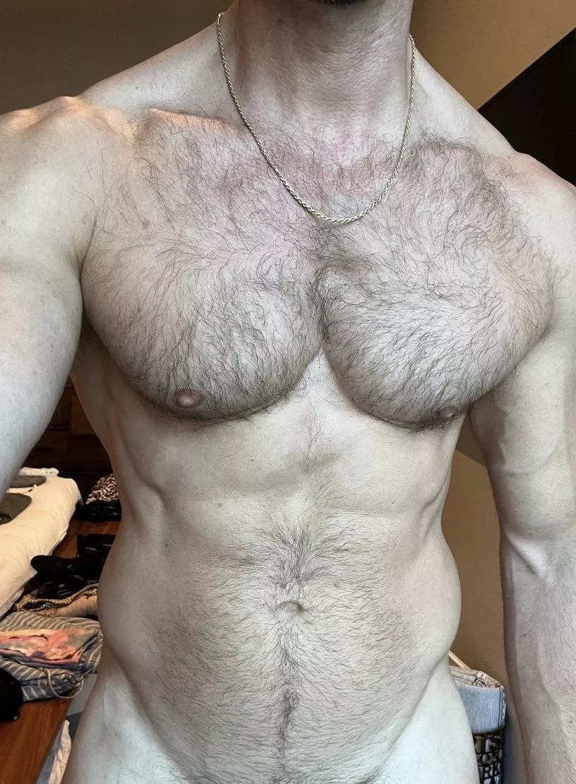 34 fit handsome daddy looking a fit men with abs to serve me posted by Miserable_Reason_162