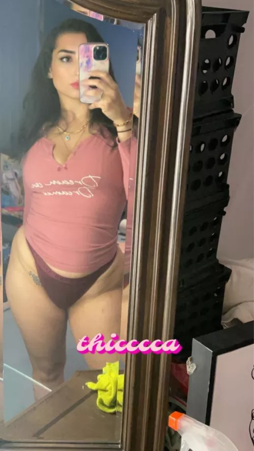 A true Hourglass Figure by GoddessAnisa4113