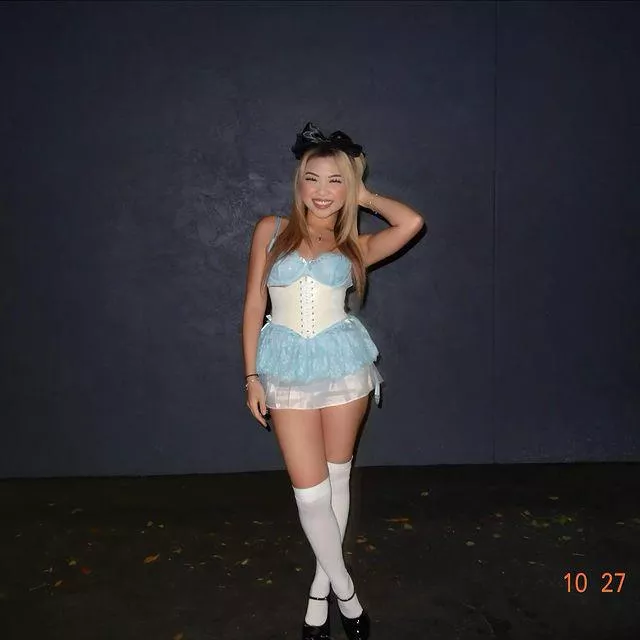 Alice in Wonderland  posted by whitetoweltw