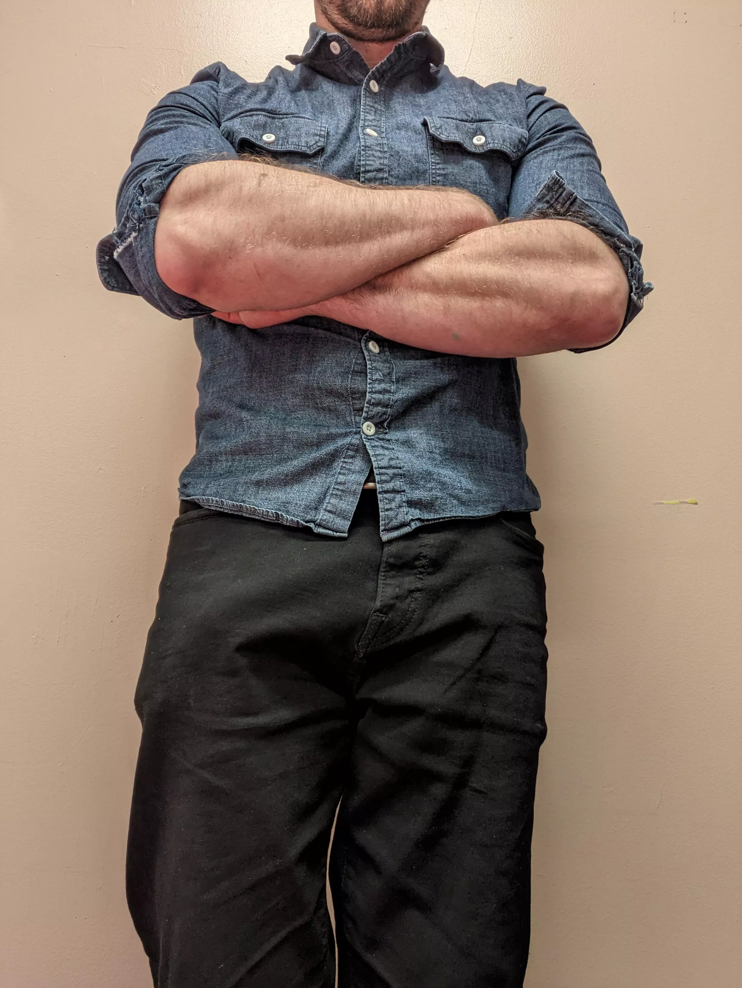 Big bulging forearms and a big...bulging...erhem. posted by tomatoe1987