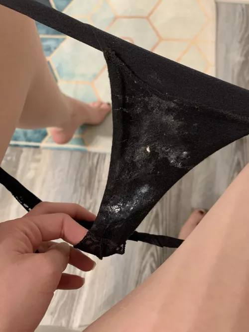 Care for a lick? by sugarandcyanidee