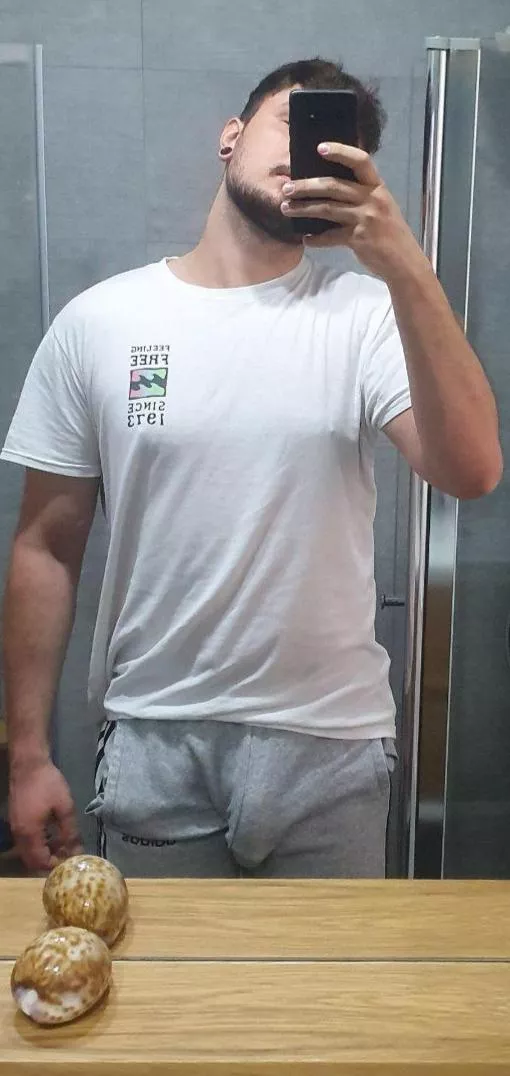 Do you like the grey pants?  posted by Gullible-Customer687