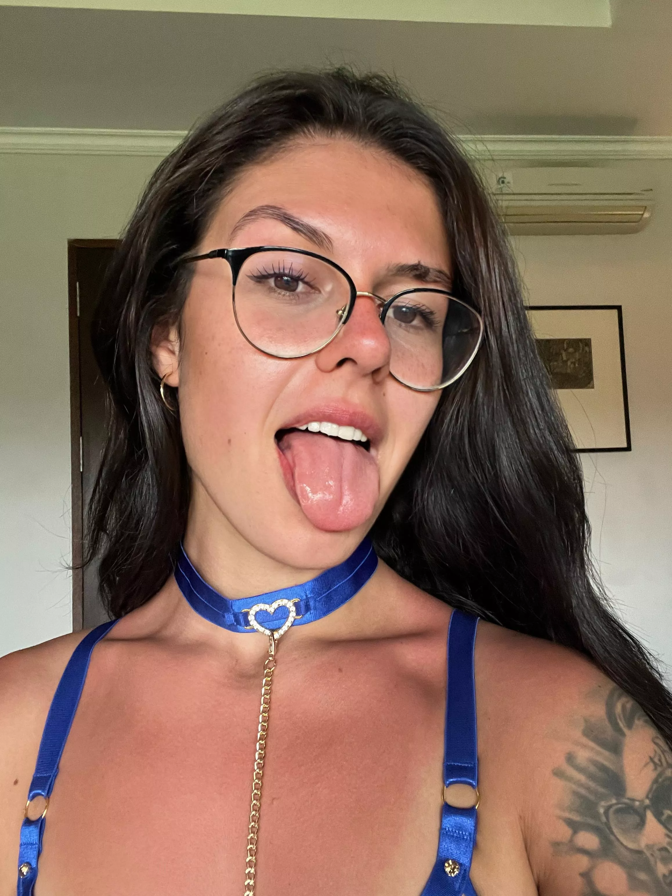 Do you like this blue necklace? I'll bark if you like posted by mynameismia1