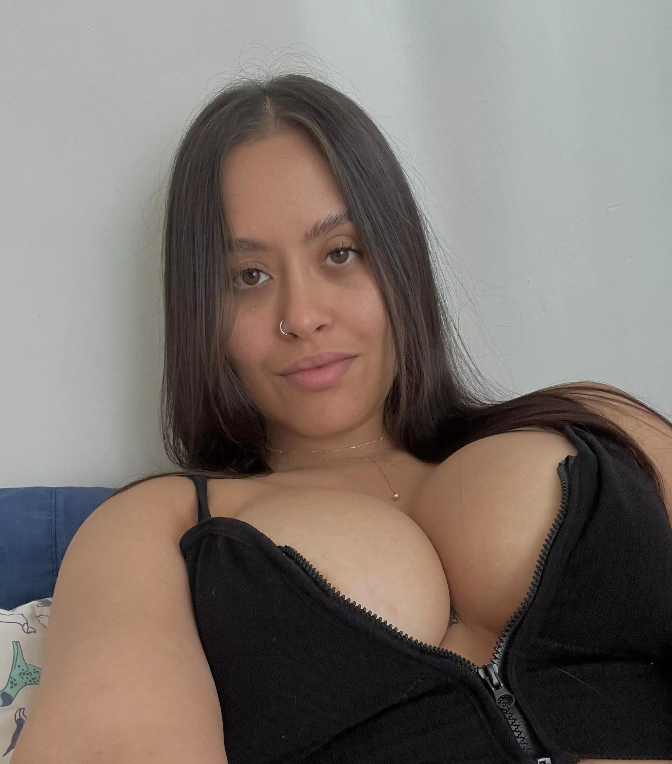 Does my top make u feel hard? posted by sabanahmoon