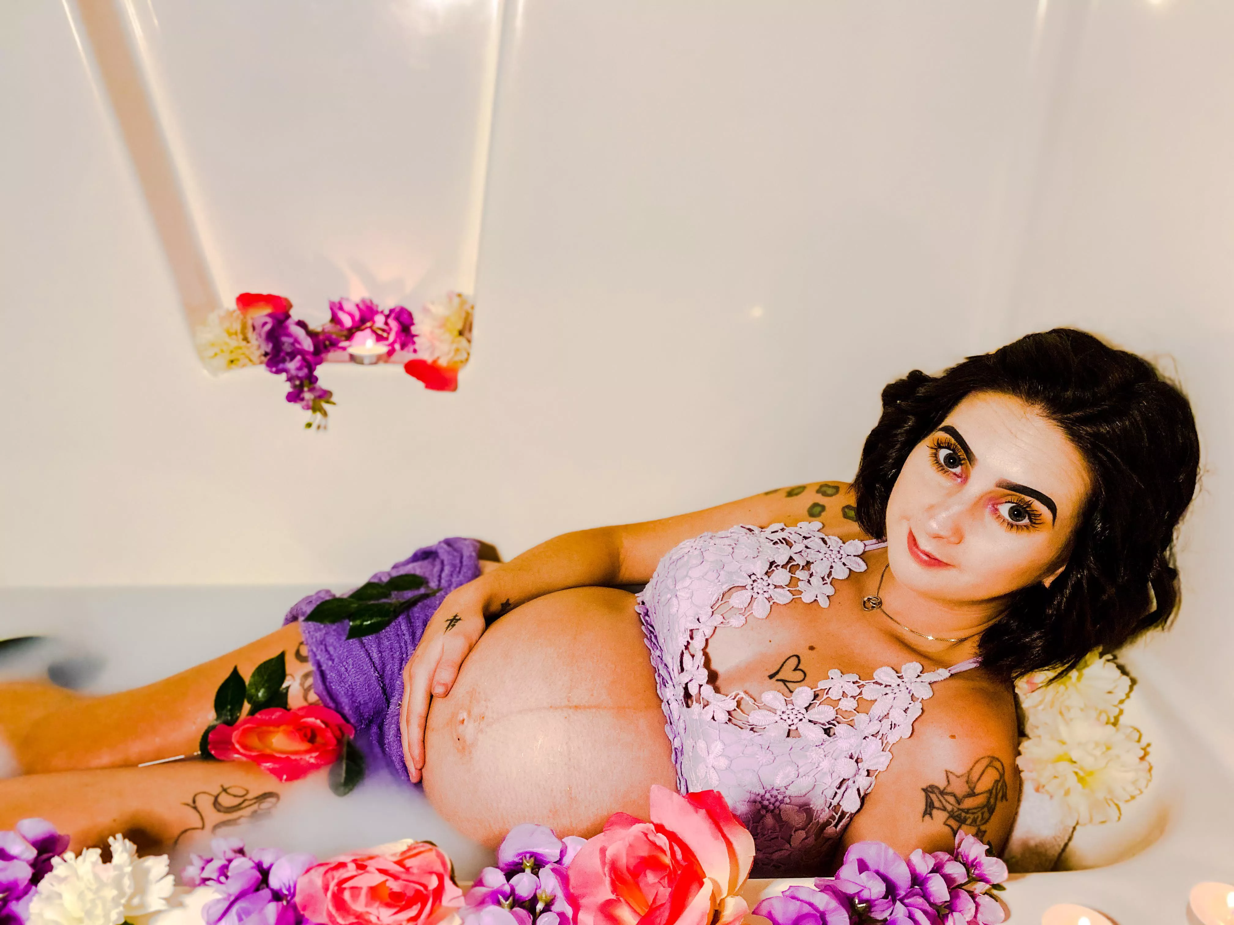 Doesn’t my bump look sexy 🥹 posted by TinyHornsBigbooty