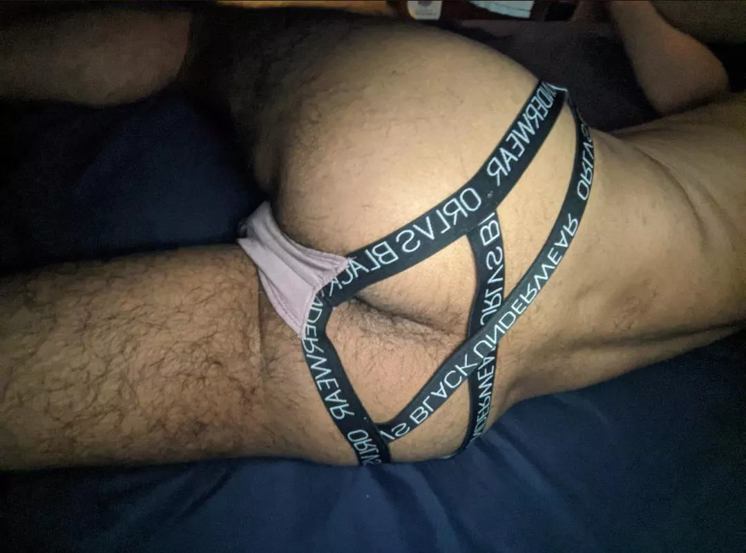 Don't hesitate to hold me tight or lick my ass 👅[26] posted by rantblock