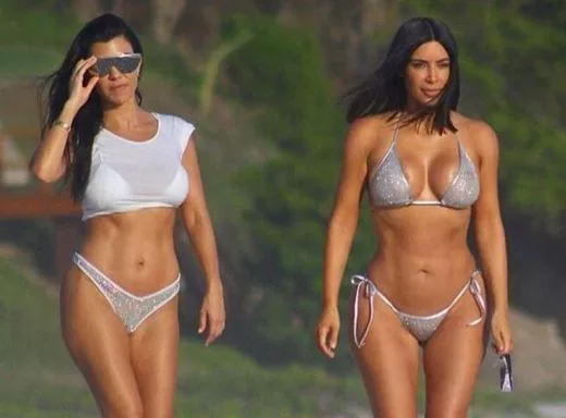 Duo posted by 4foot10