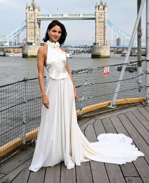 Eiza Gonzalez by Ree-Ko