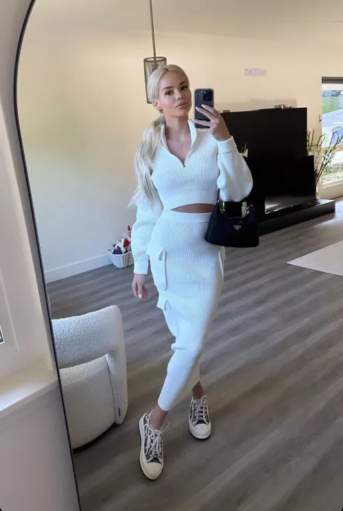 Elsa Jean by assclown616