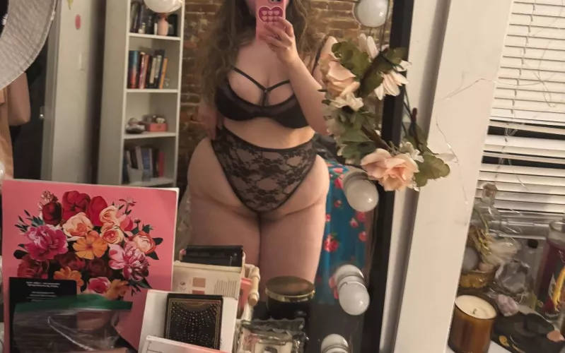 good morning ☀️ come keep me company by nyxie1990