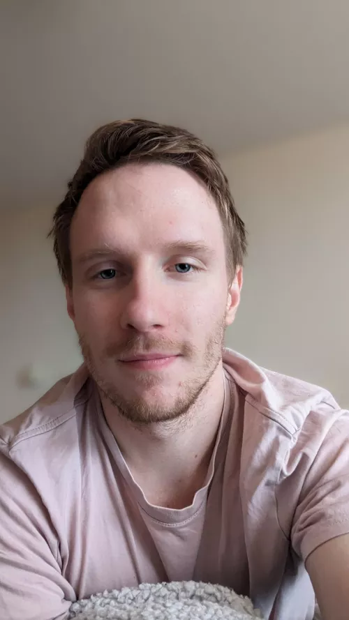 Hair is getting messy. What kind of haircut should I get? by jegelskatig