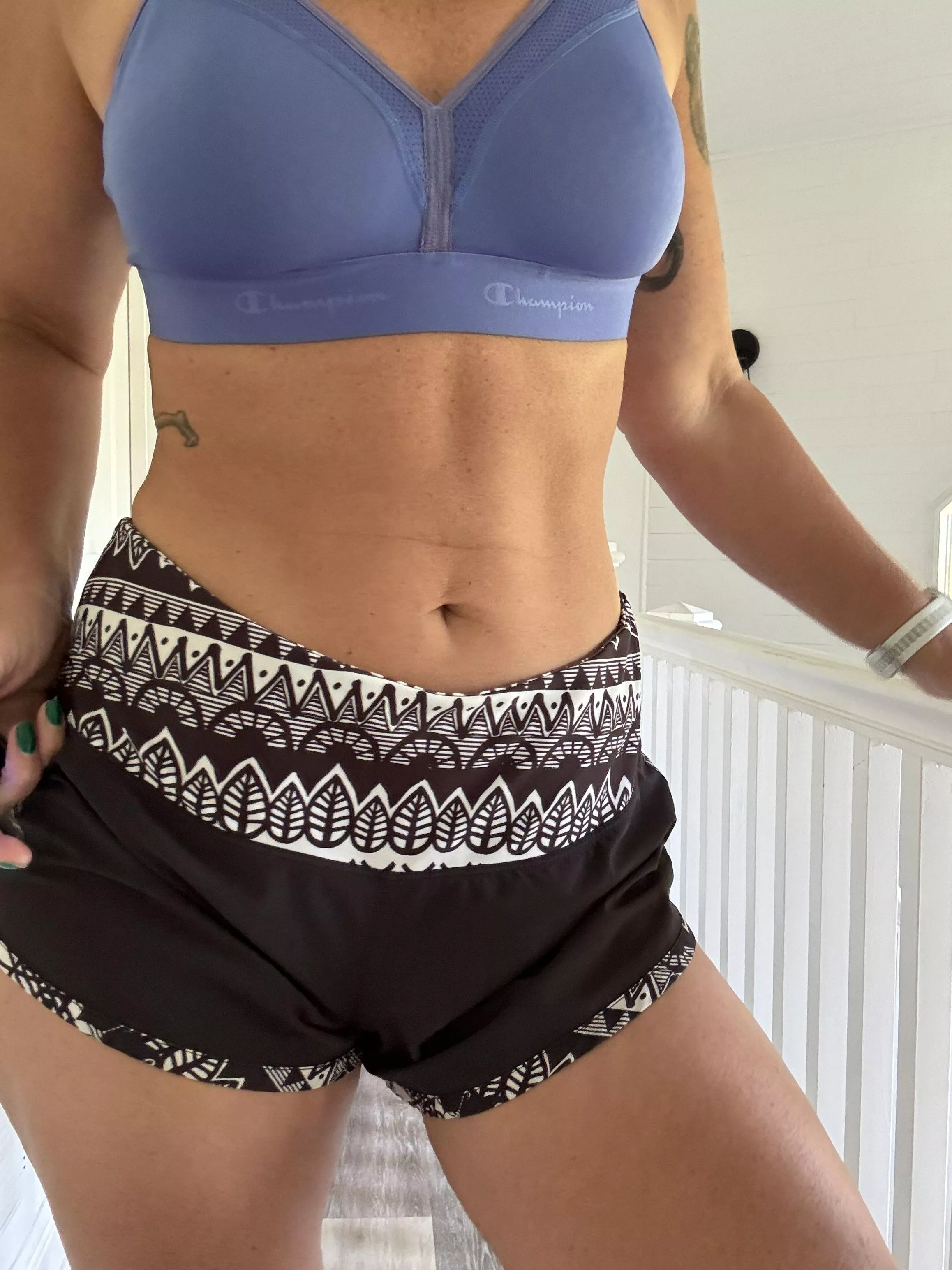 Hey hi yall posted by krisrunnintina86