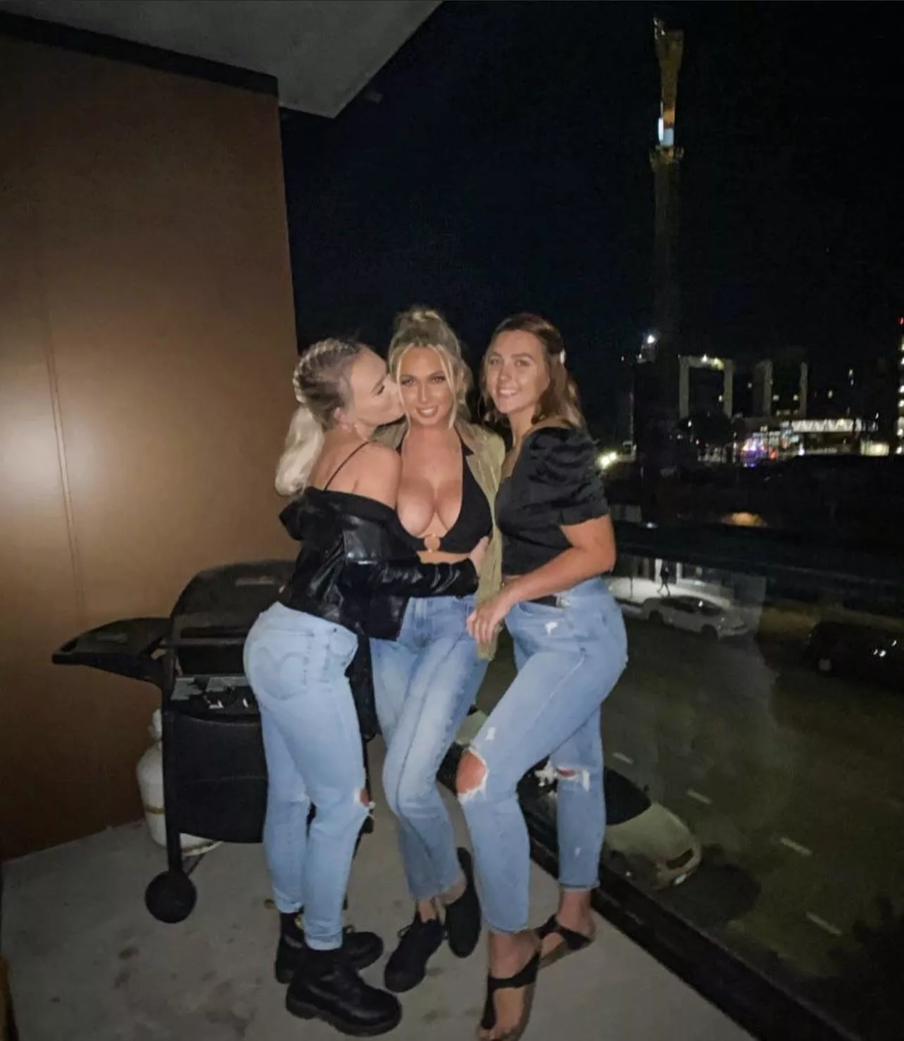 Hiding for a reason 🫣 dm me let’s chat about them posted by Effective_Tap_9620