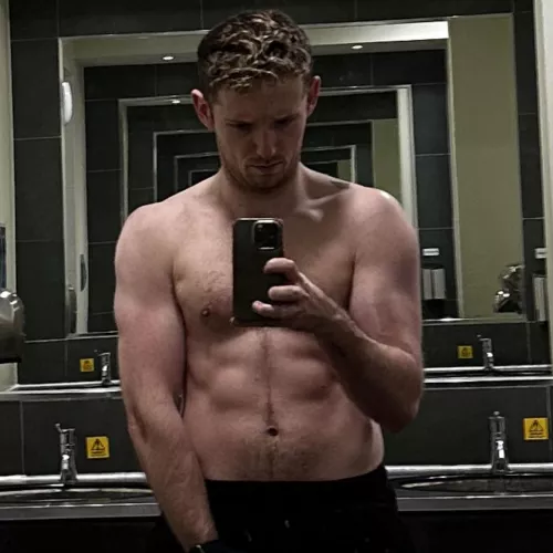 Hit me up if you play Outlast Trials or TCM by TeaStainedEgg