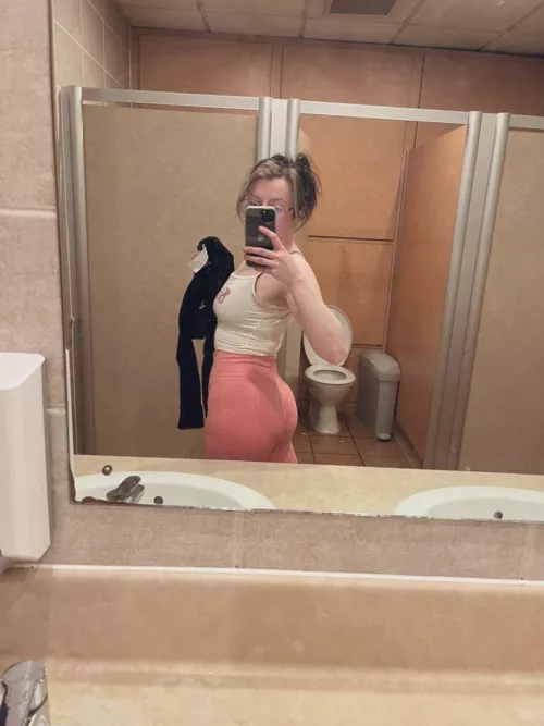 Hope you don’t mind if my leggings are covered in sweat …. Hehe  by Clarabella_Leo