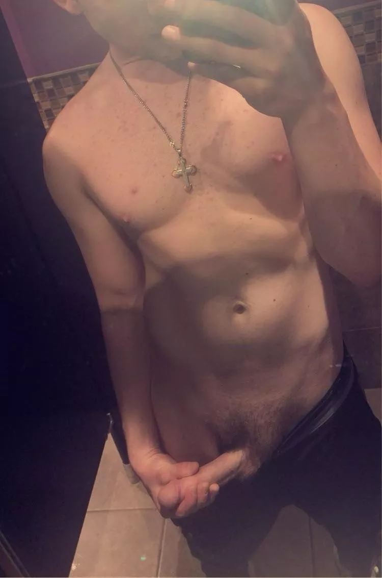 I always get so horny in the locker room I wish I could get some help  posted by SKRUNKLIEE