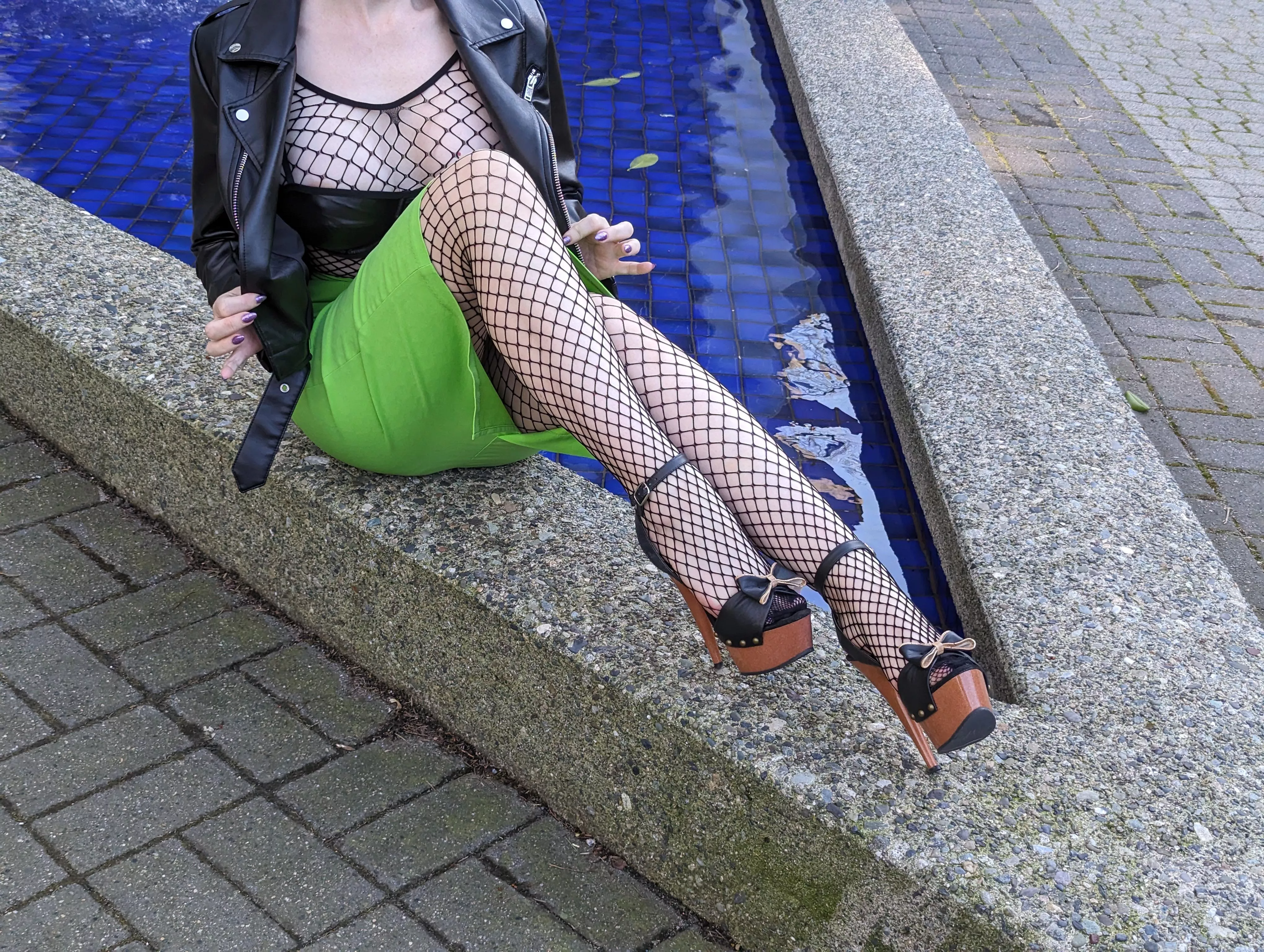 I love a full fishnet body stocking posted by shoeteese