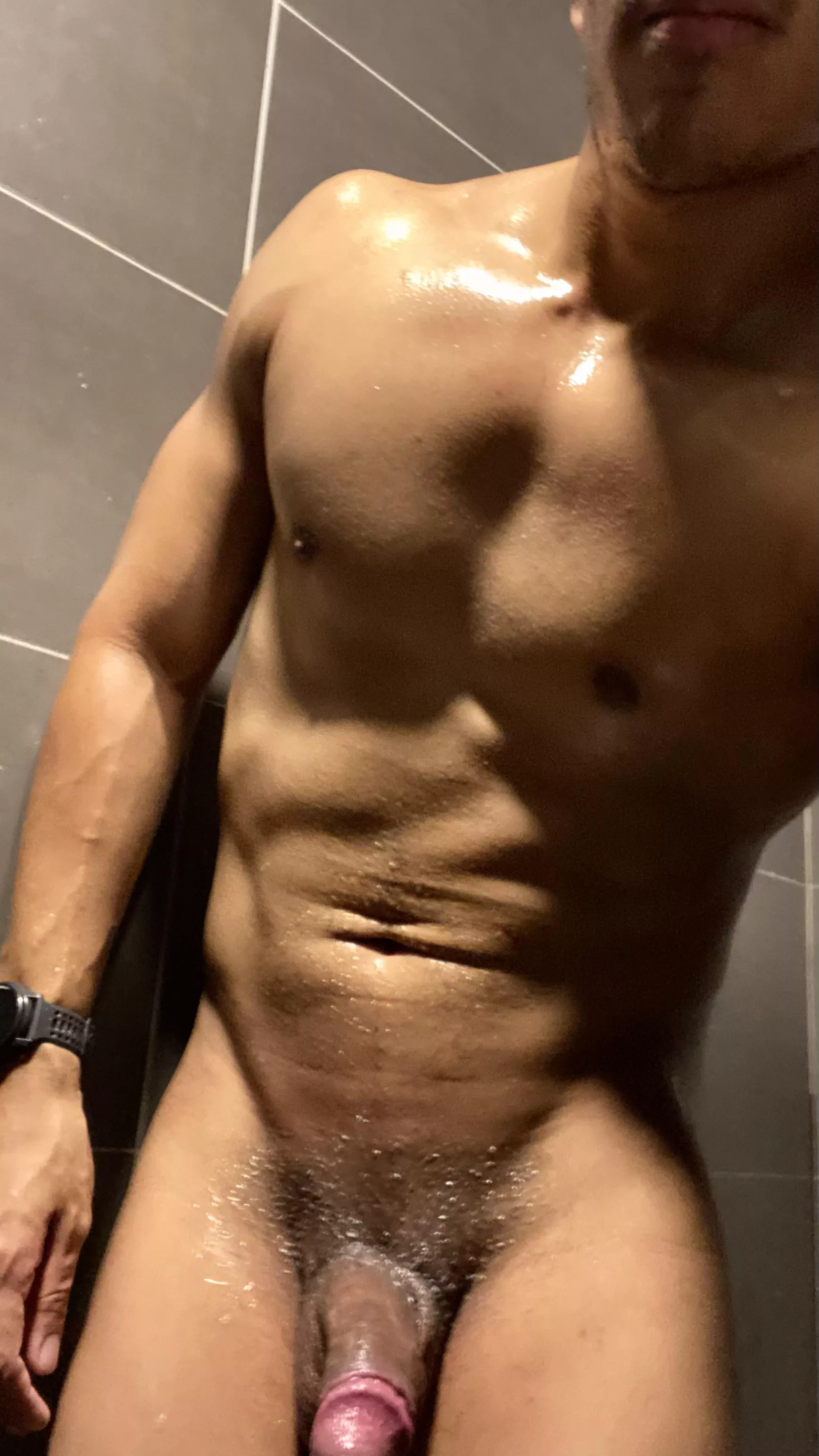 I need help in the gym shower 🧼 Would you help me? posted by Intelligent_Earth575