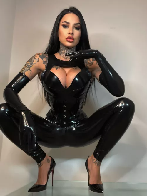 I'd love to wear this out on a date by starklyFeign