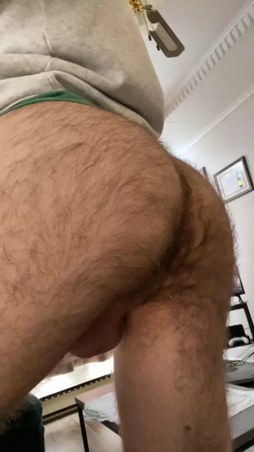 It needs some attention by hollowbodies777