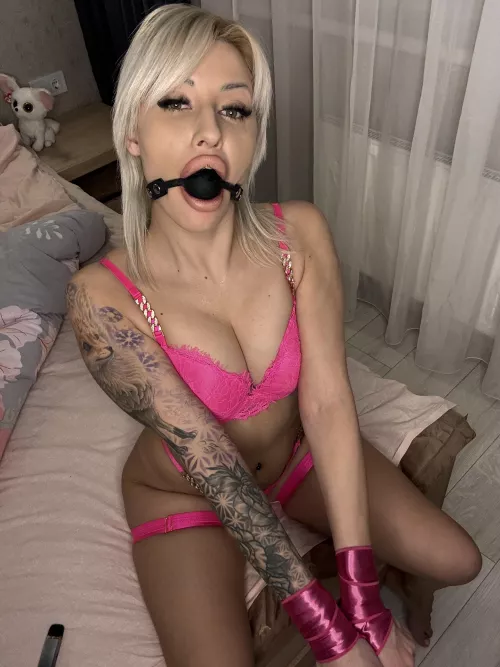 Make me be quiet by favorable_reader