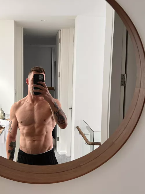 Mild Saturday afternoon 😏 by mrjatlas