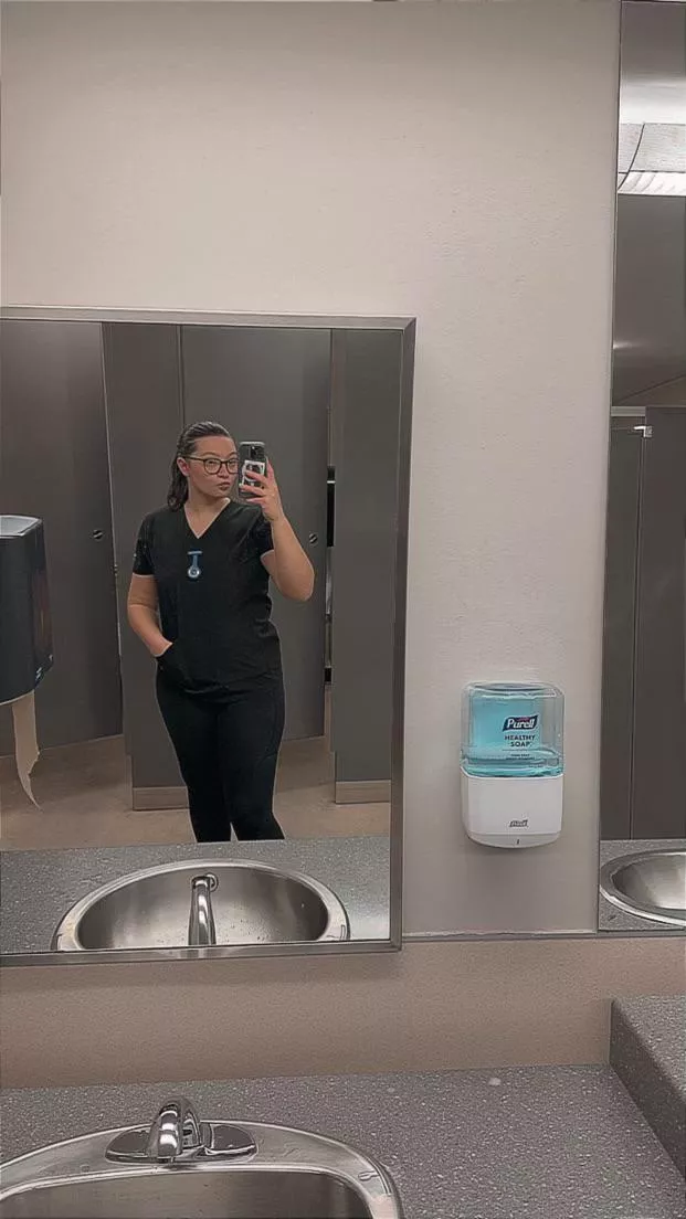 My boss keeps looking at my ass I caught him like 4-5 times today and he’s still doing it lol  posted by Hockeybunsss