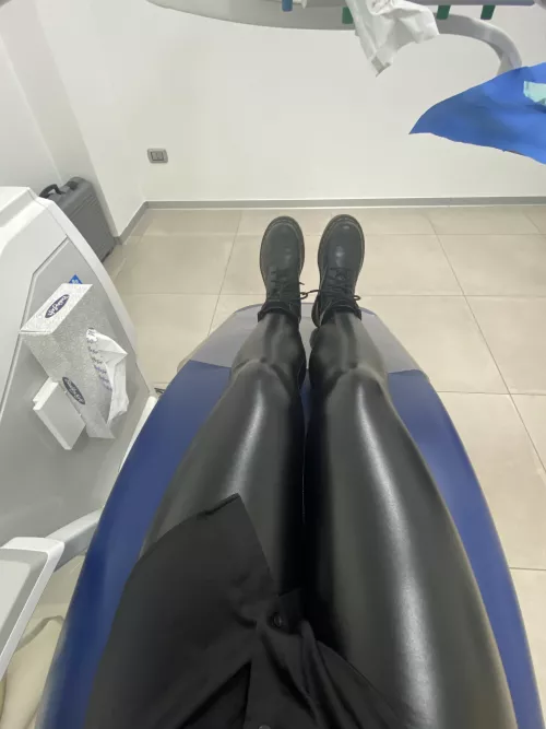 My dr martens and dentist  by NatyBond_OF