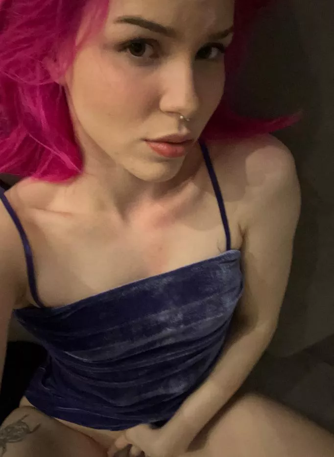 my tight little 18yo kitten is so tight...spread it out for me daddy :) posted by FOTSX