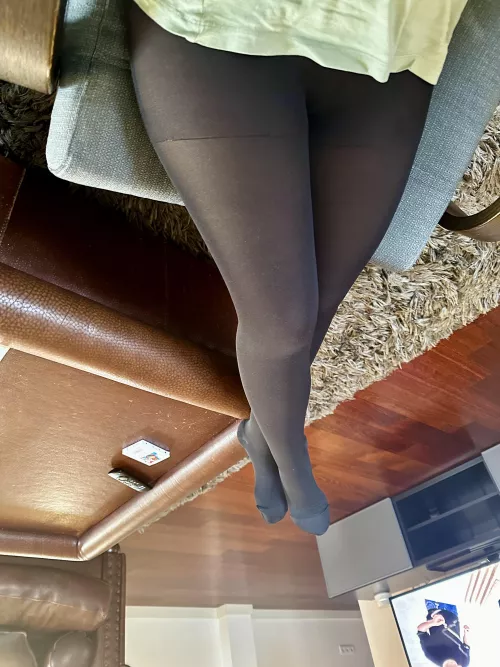 Need white cream on my black nylon by MarySexxxxy