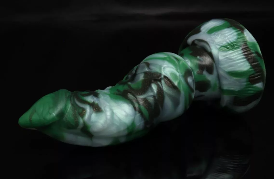 Not a Bad Lookin’ Fenrir posted by PepperLipChiliTongue