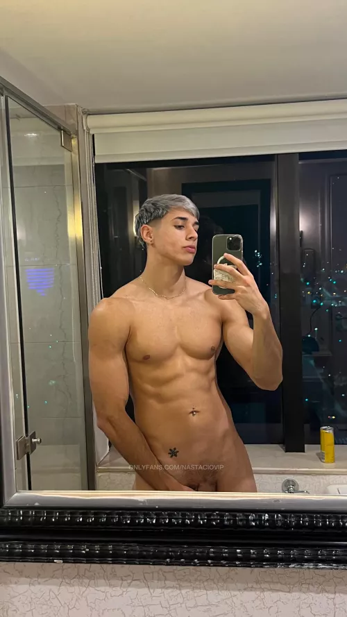 quien se suma a una ducha? 💧🔥 by leovipmodel