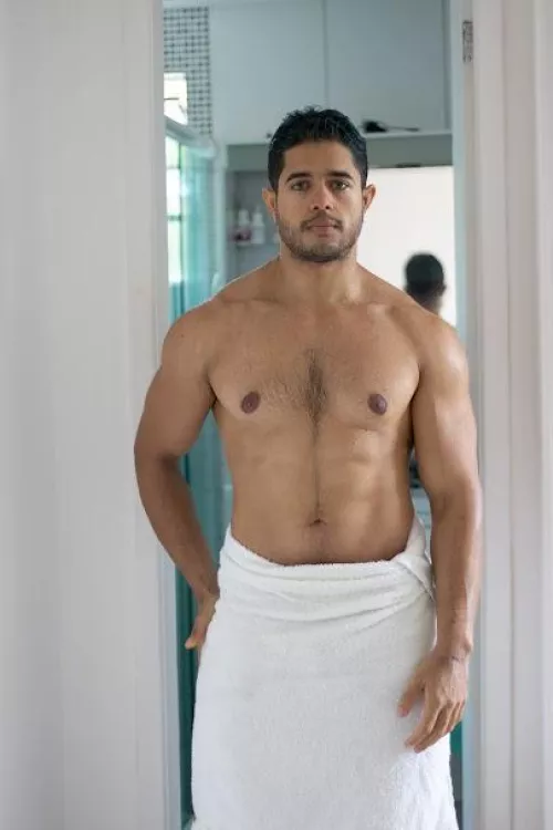 Say ‘hi’ and I will send nudes in your dm’s by Yolanda_Ramirez