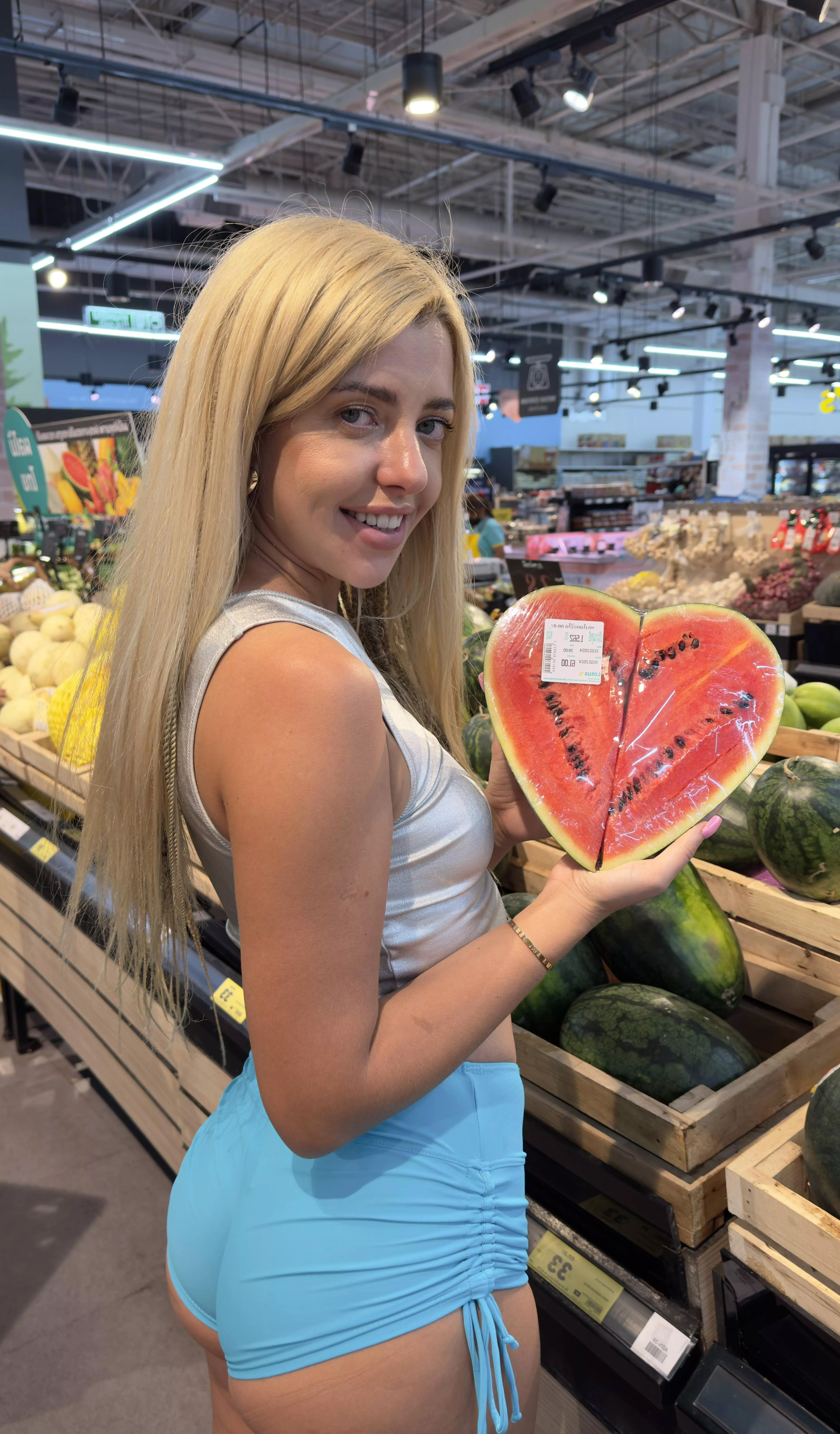 Shall we go shopping at the store posted by RoyalSexyLioness