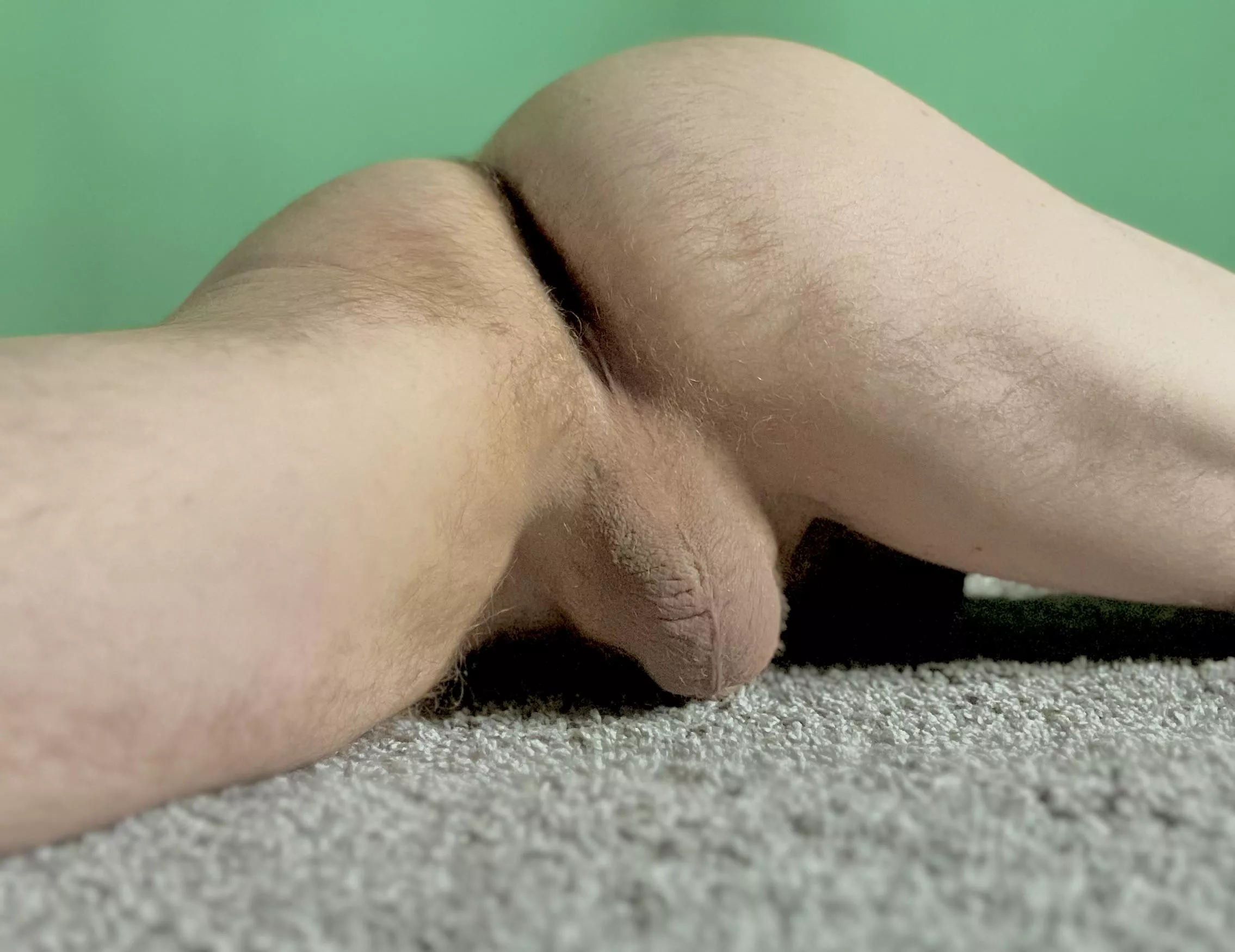 Showing off my ass makes me feel so slutty. I think I'm ready to try my fist cock. posted by jckaccount88