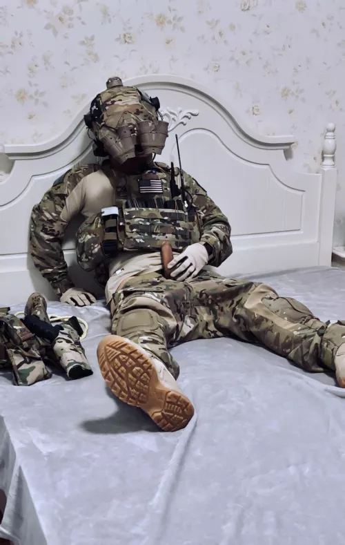 Sit on me buddy by AaahCaffeine