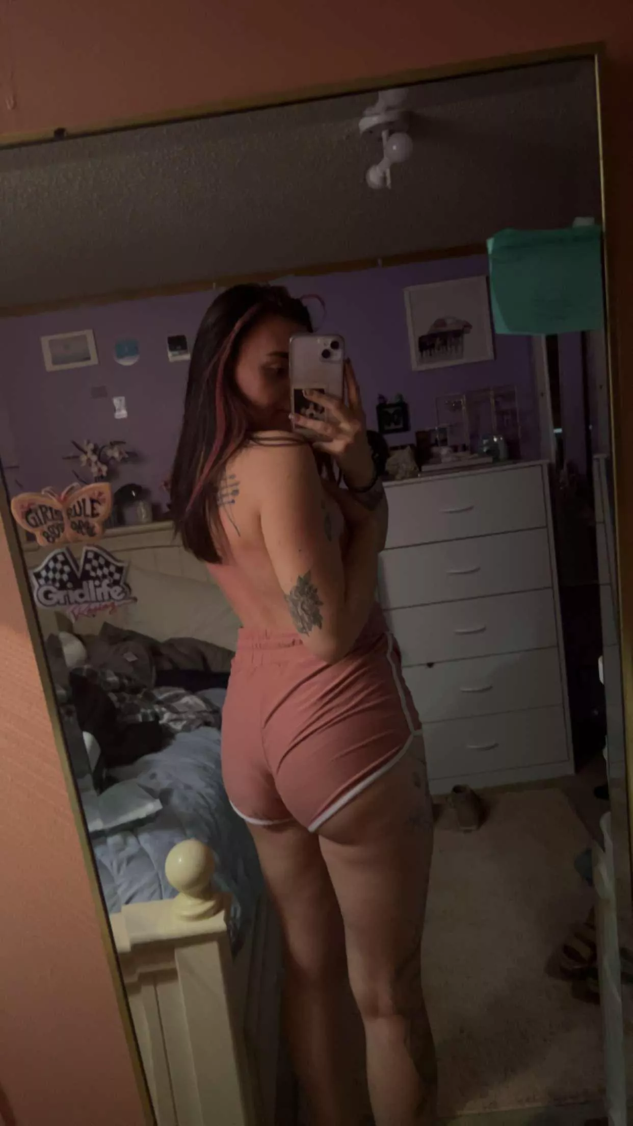 Smack that posted by Wonderful_Specific17