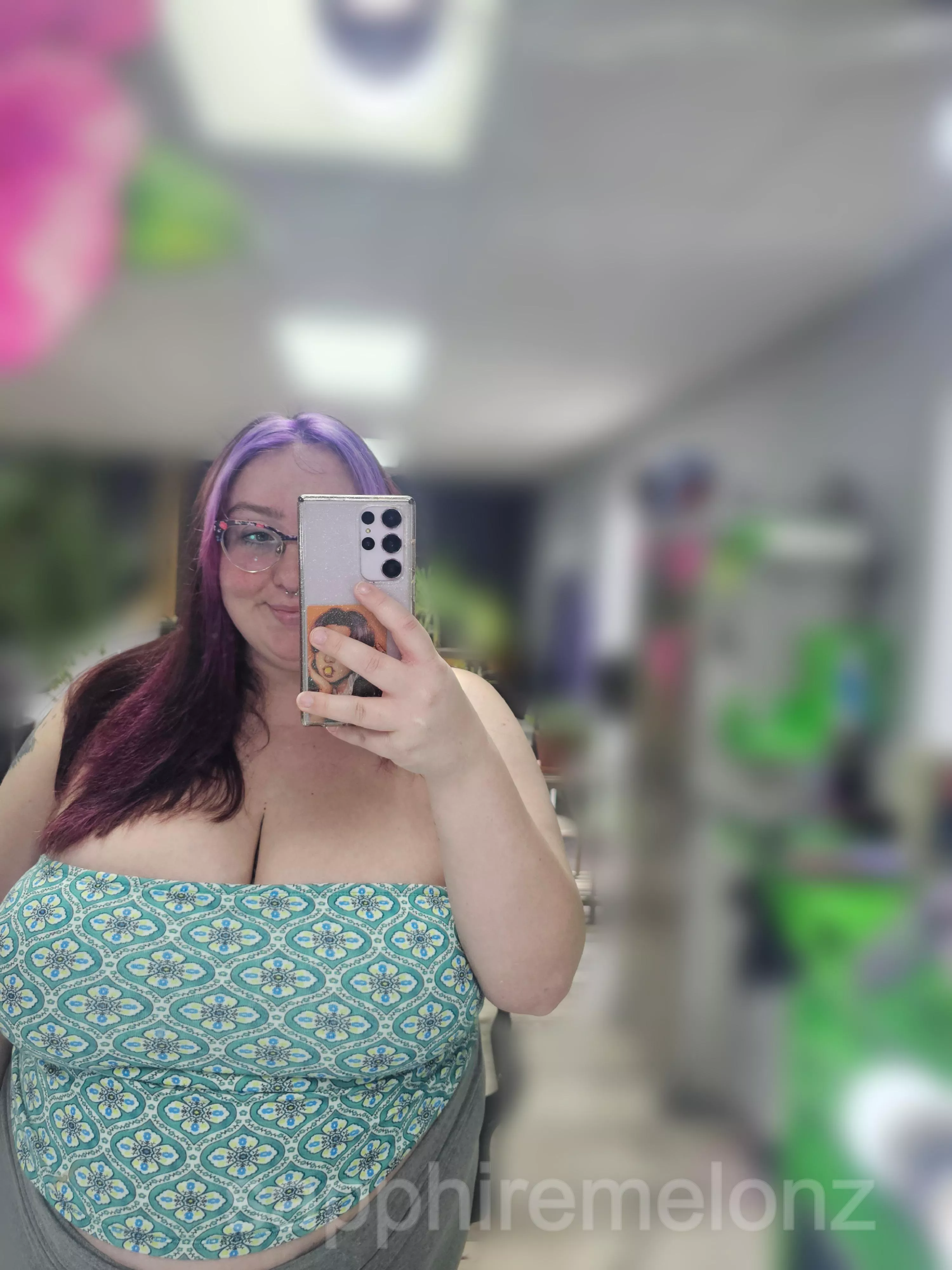 So close to the weekend, how's your week been?? posted by sapphiremelonz