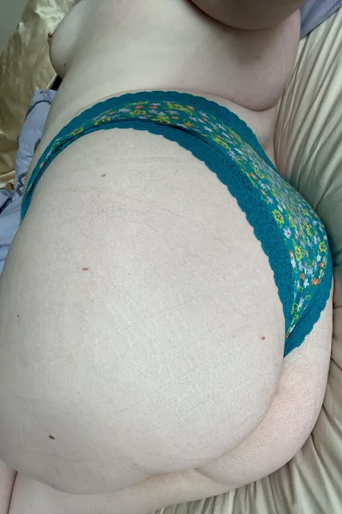 TGIF my friends 🥳💕 by HonestGrapefruit7842