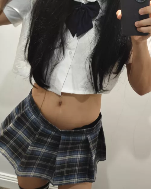 tummy pic :3 by Alexieeee111