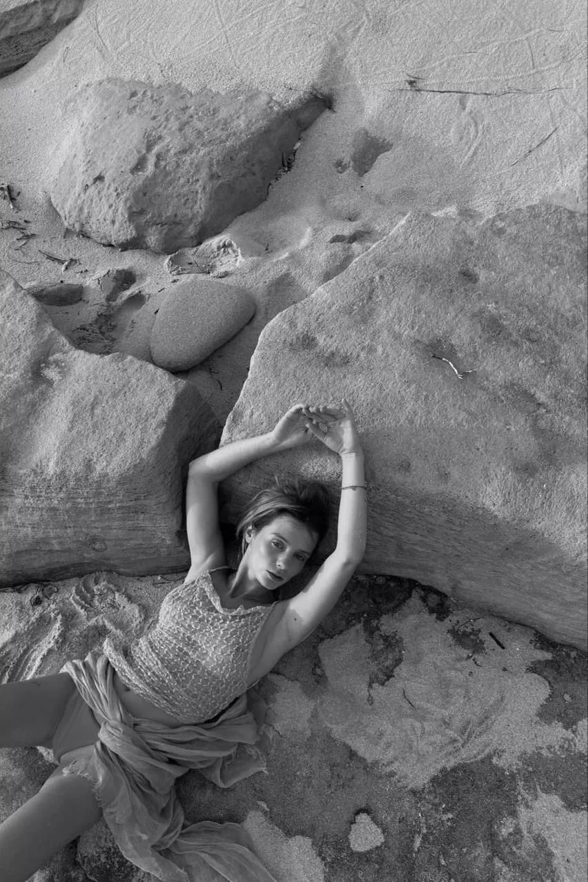 wanna be my roommate with benefits? posted by Apprehensive_Use5225