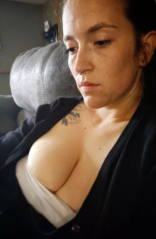 What are you reading right now by dabeefqueen92