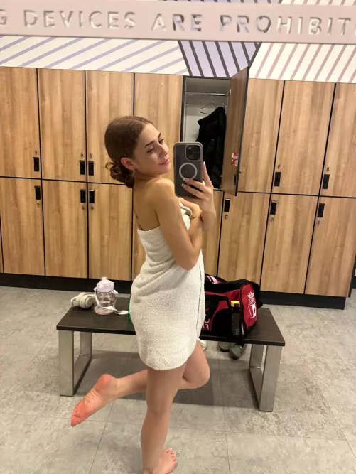 Would you mind share the bathroom with me? by flongsminimally95