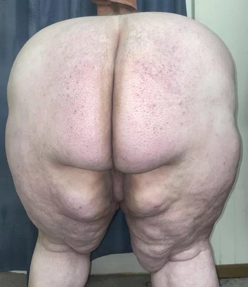 (26) anybody wanna come clap my fat white cheeks  by bbclovingfatwhiteboy