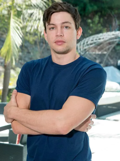 [Alex D] anyone know what happened to this guy? He was everywhere then vanished. Way better than the young guys ruining the biz now by altfun00