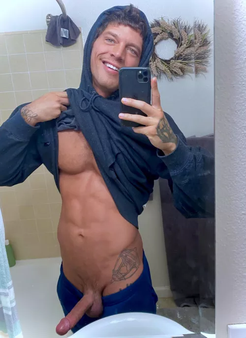 All i want this Sunday is sex 🥵,smoke 🍁 , and sleep 😴 . And a cinnamon roll 🥮 by erosandiris