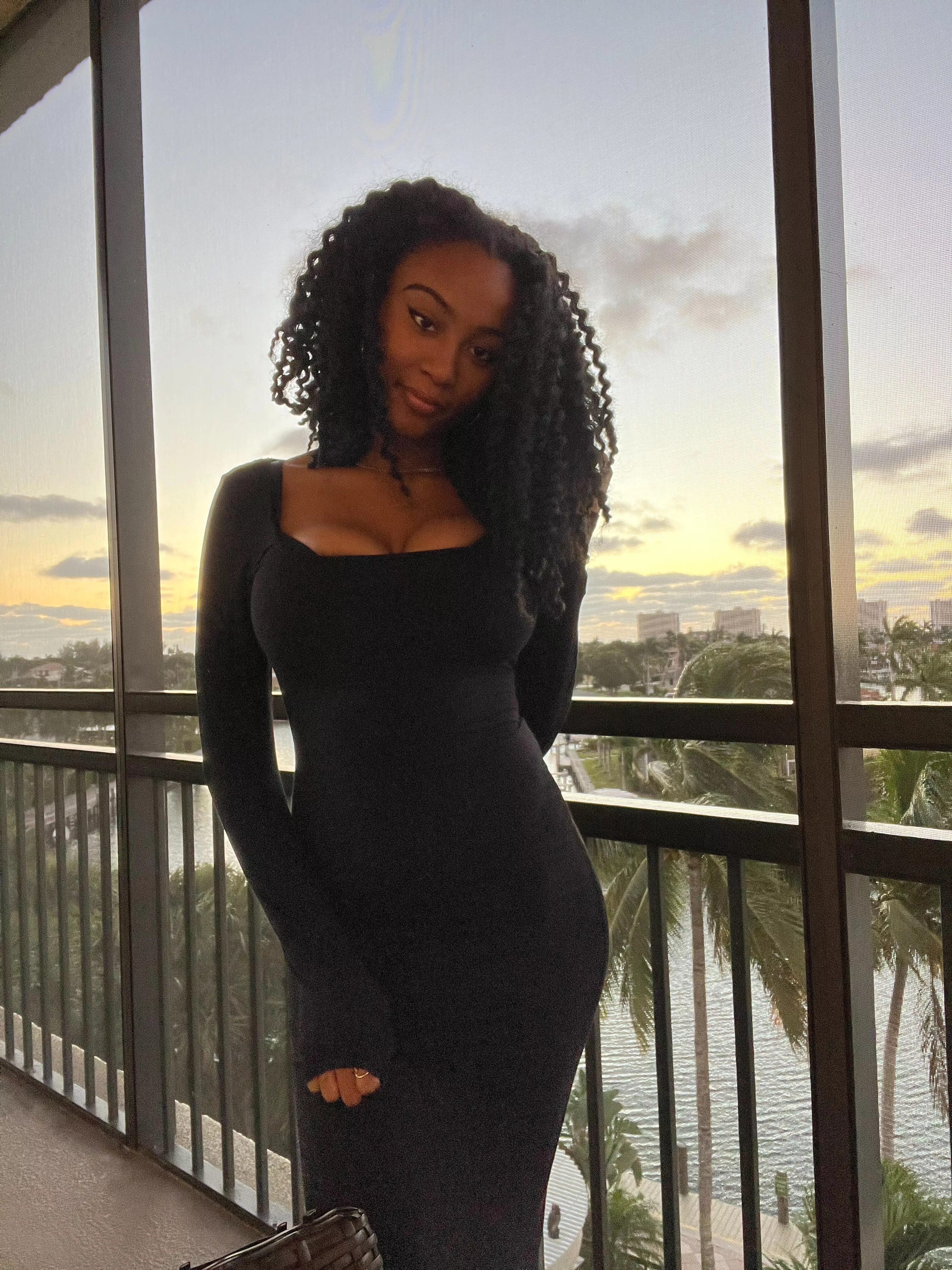 Are girls with small waists your thing…? posted by Vegetable-Chance9180